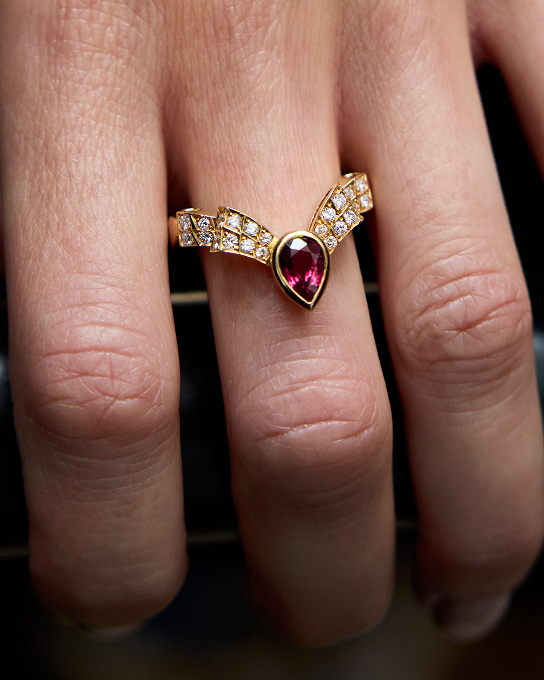 Rubis Ruby Diamond Ring 18K Gold