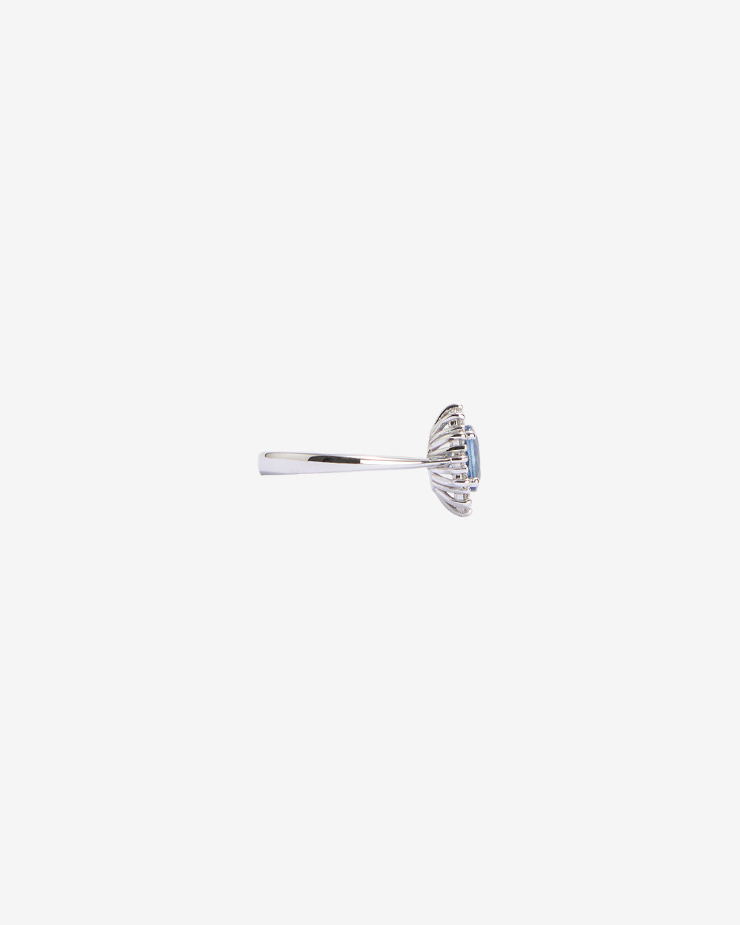 AZURELL SAPPHIRE DIAMOND RING