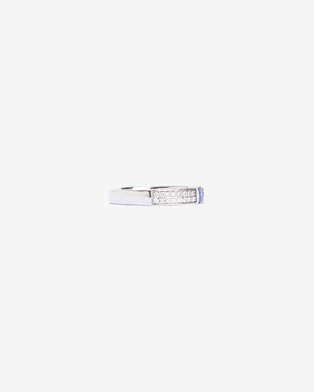 BLEU SAPPHIRE DIAMOND RING