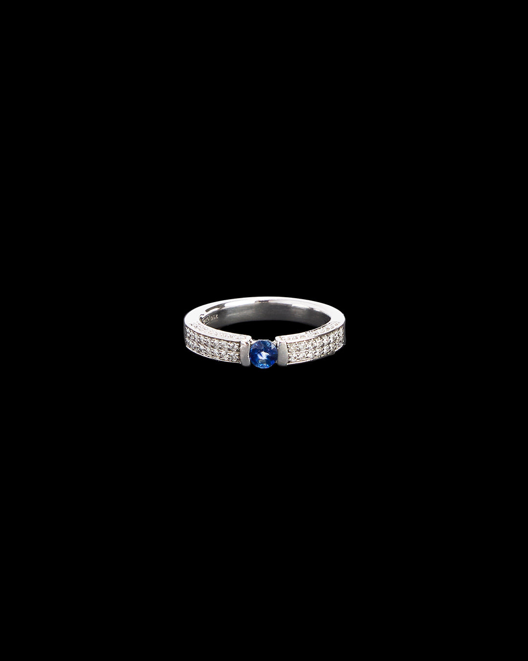 BLEU SAPPHIRE DIAMOND RING