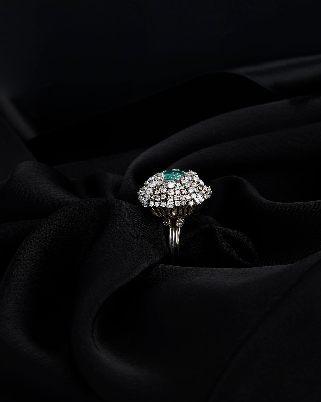 Jardin Diamond & Emerald Ring 14.4 g 18K White Gold