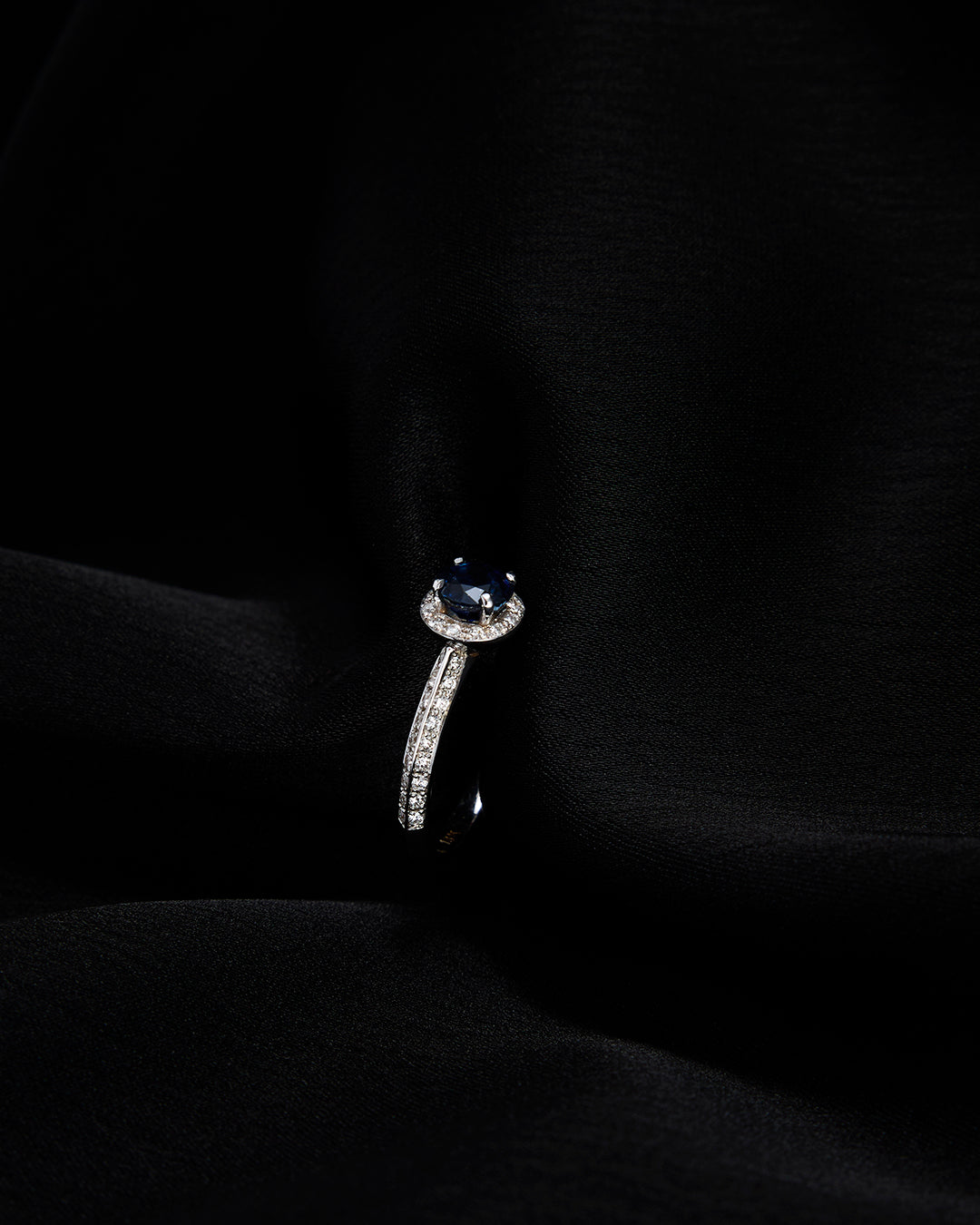 LAZULI SAPPHIRE DIAMOND RING