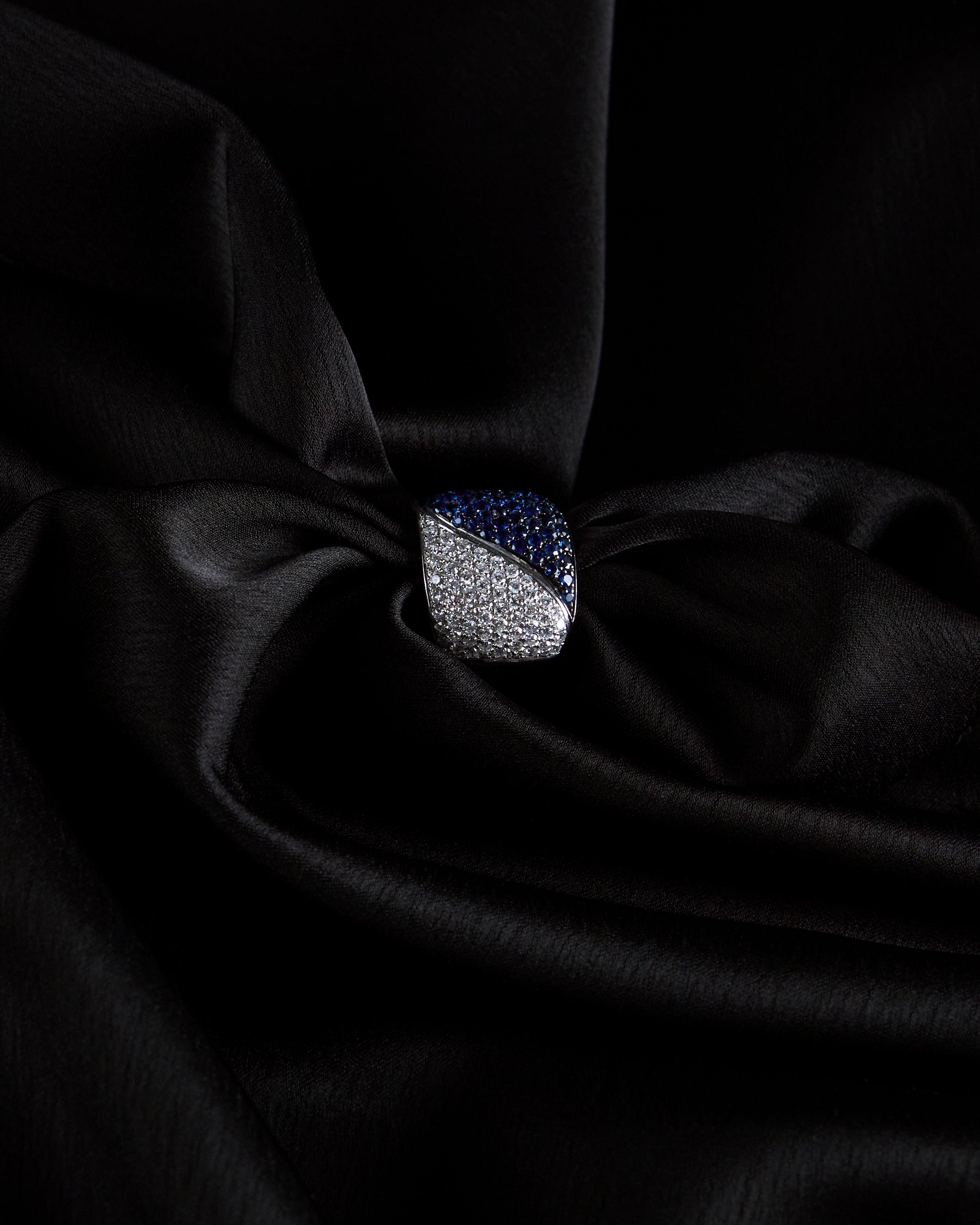 Lune Bleue Vintage Ring