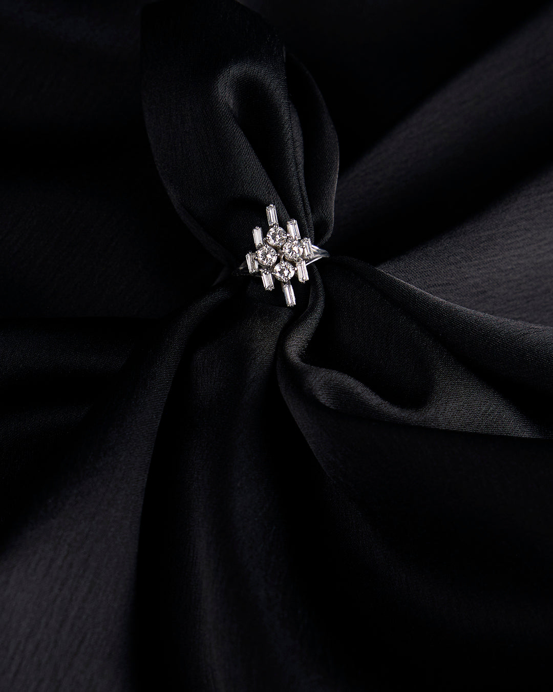 Punch Diamond Vintage Ring